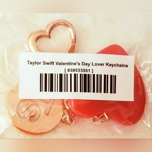 SEALED Taylor Swift - UR My Lover Keychain - Picture 2 of 2